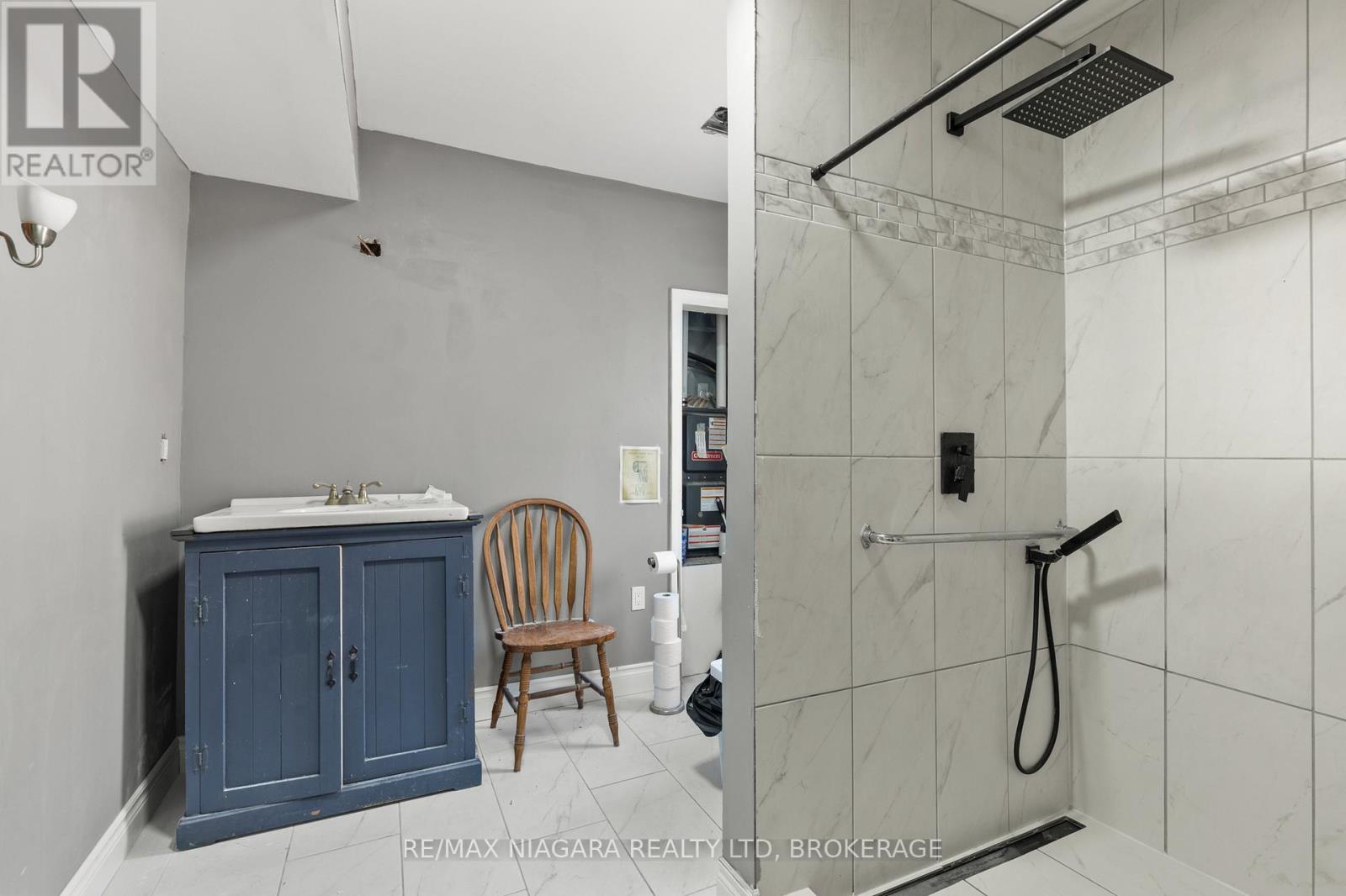Photo 8 of 362 Carlton Street, St Catharines ON