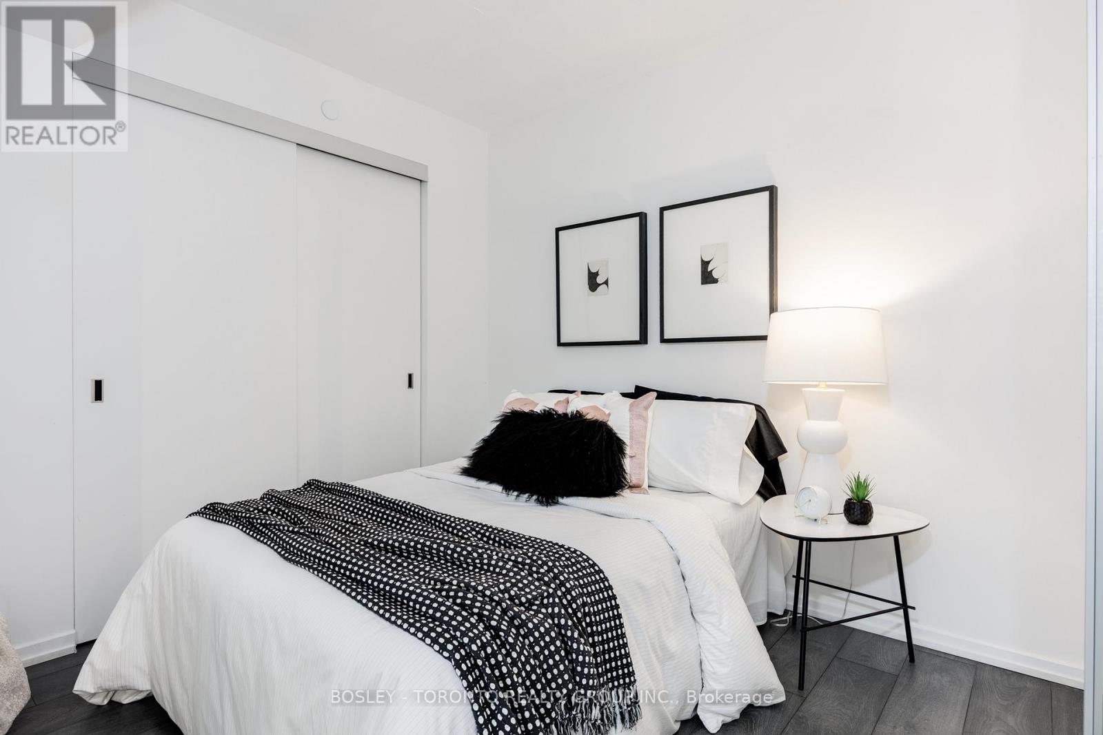 Photo 37 of 844 5 Soudan Avenue, Toronto ON