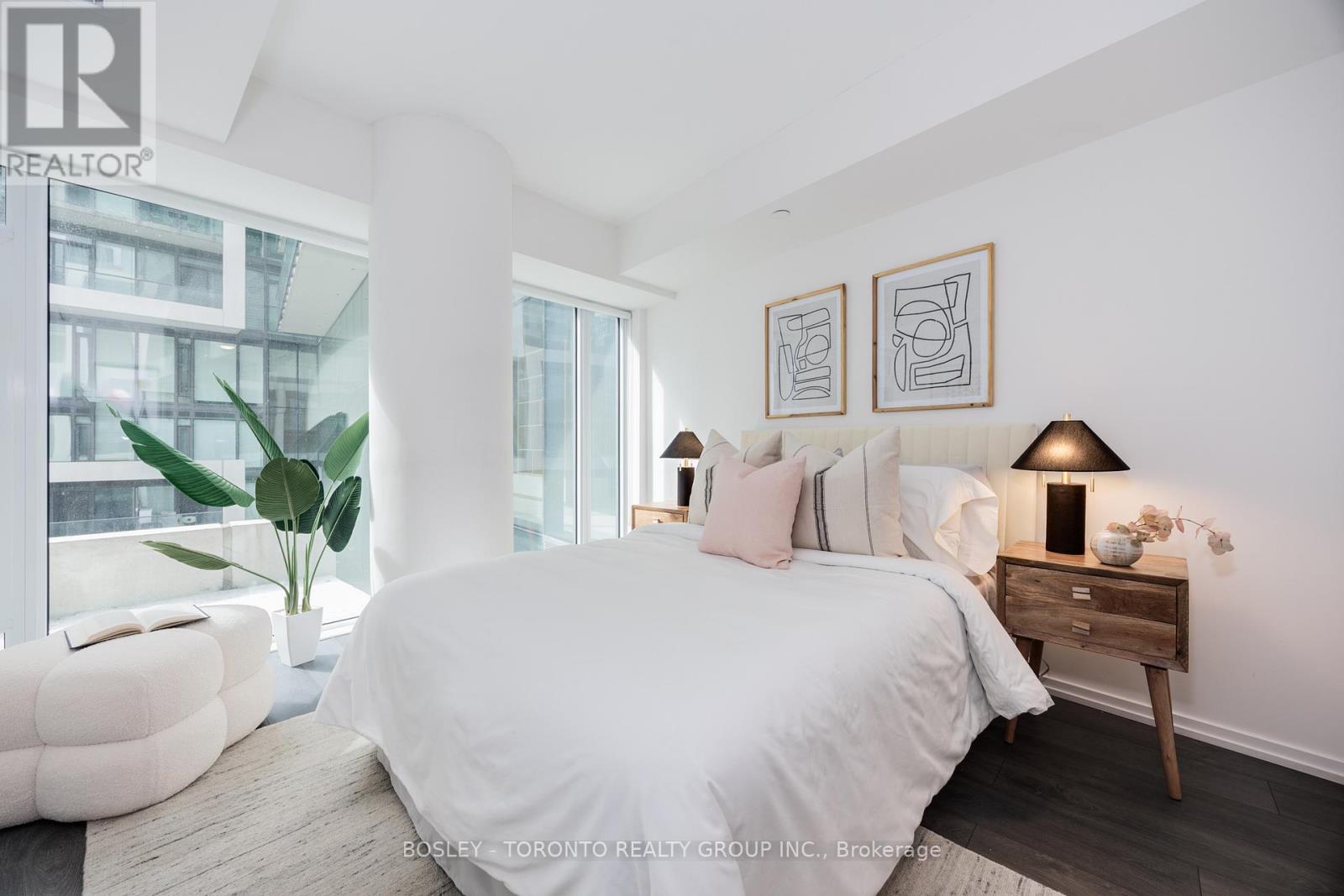 Photo 36 of 844 5 Soudan Avenue, Toronto ON