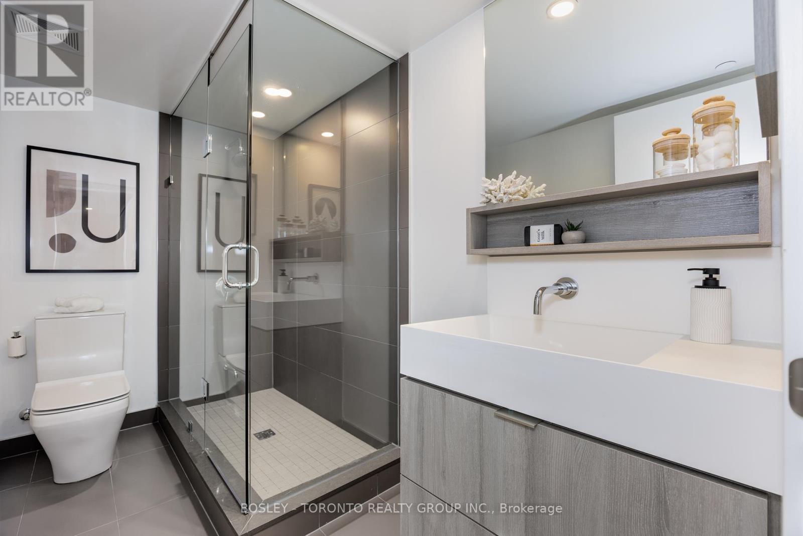 Photo 17 of 844 5 Soudan Avenue, Toronto ON
