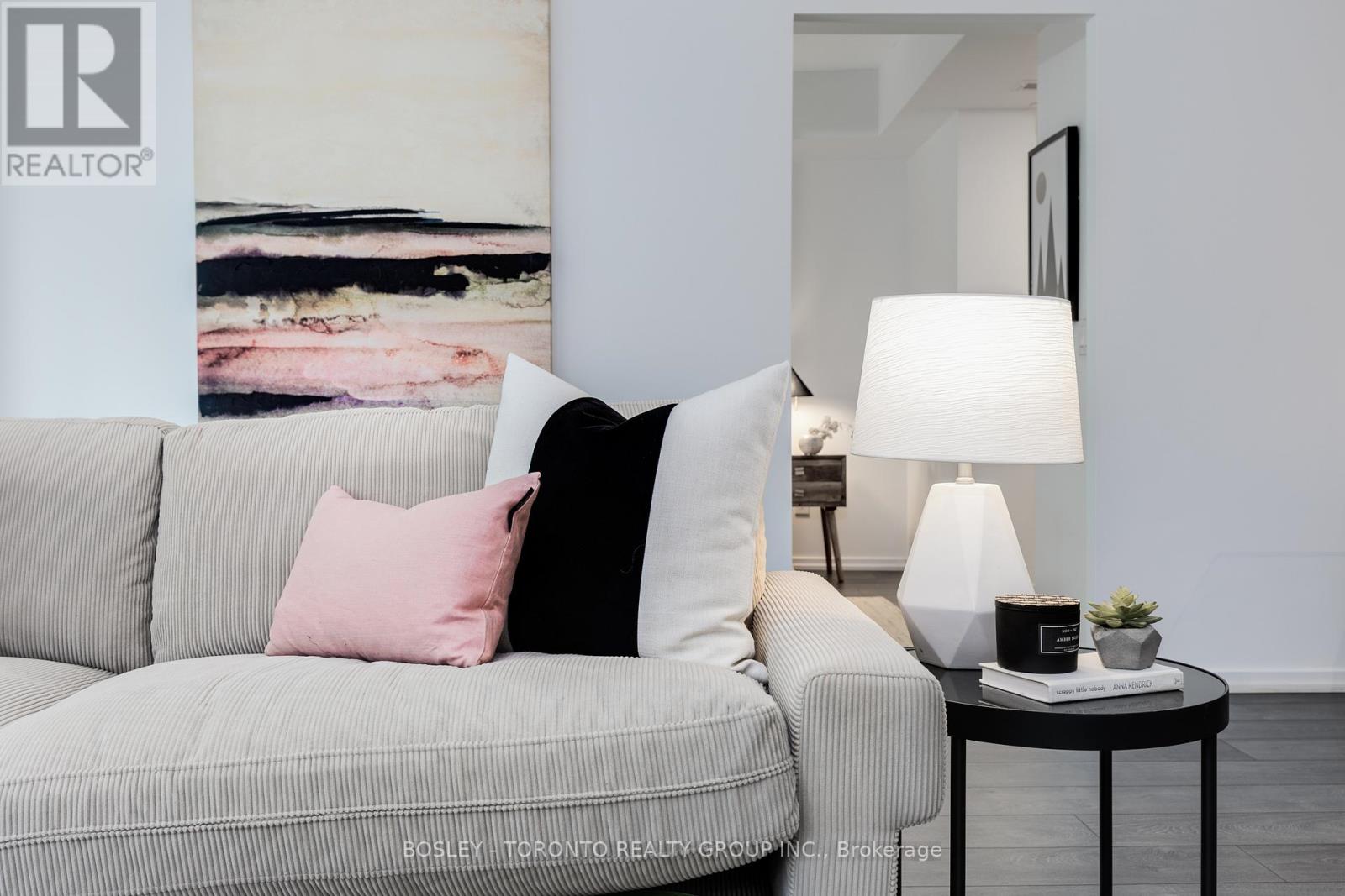 Photo 23 of 844 5 Soudan Avenue, Toronto ON