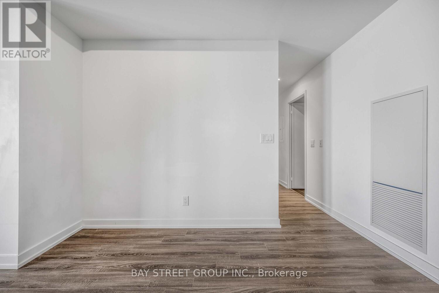 Photo 13 of 1419 20 Edward Street, Toronto ON