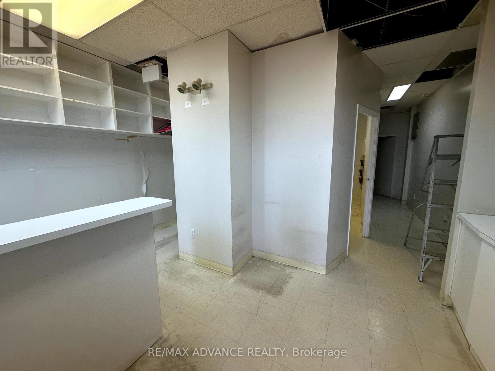 Photo 3 of 02 4245 Sheppard Avenue E, Toronto ON
