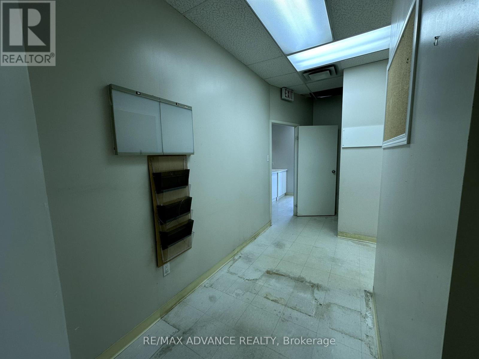 Photo 4 of 02 4245 Sheppard Avenue E, Toronto ON
