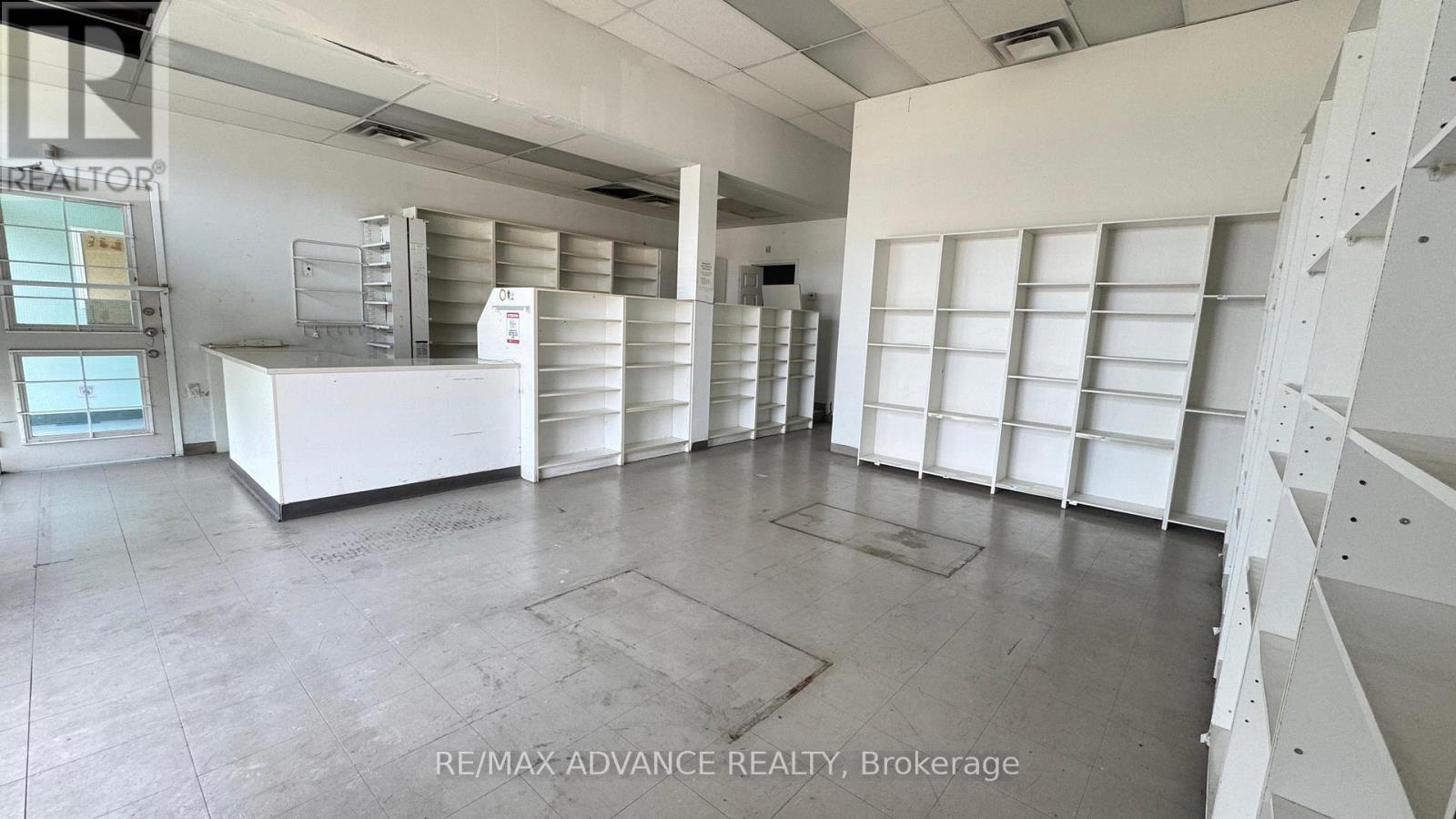 Photo 6 of 01 4245 Sheppard Avenue E, Toronto ON