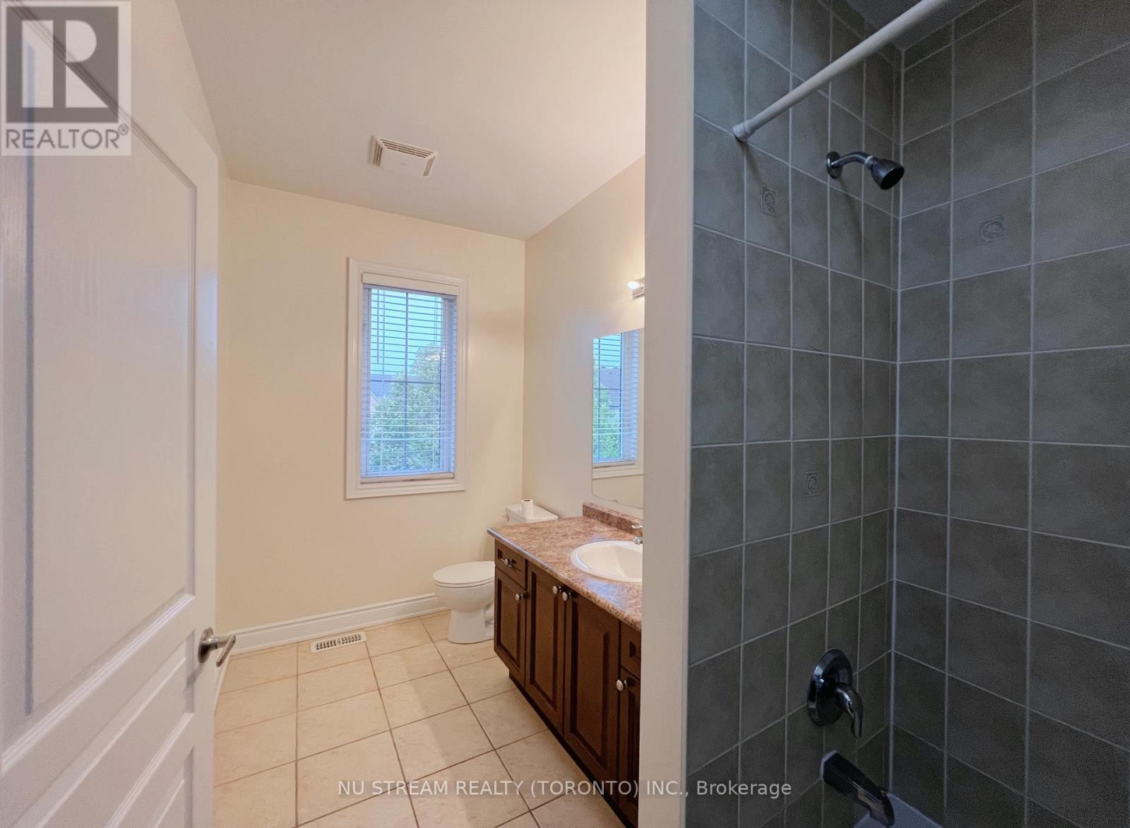 Photo 14 of 49 Portelli Crescent, Ajax ON