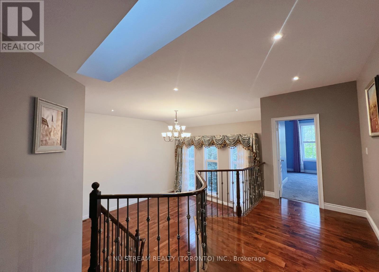 Photo 6 of 49 Portelli Crescent, Ajax ON