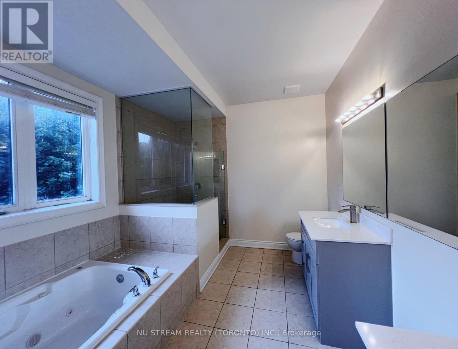 Photo 9 of 49 Portelli Crescent, Ajax ON