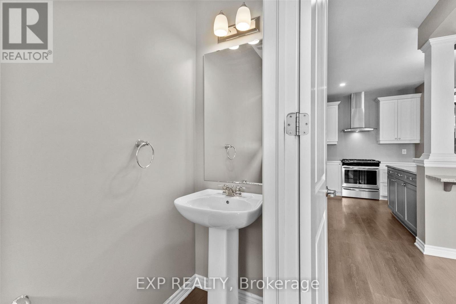 Photo 4 of 47 Solaris Drive, Ottawa ON