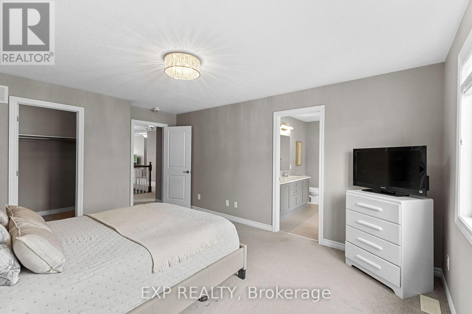 Photo 5 of 47 Solaris Drive, Ottawa ON