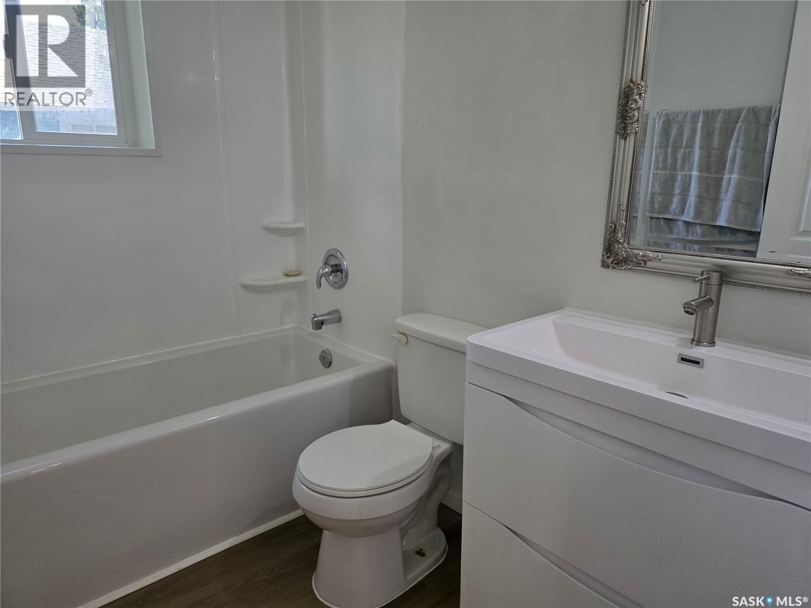 Photo 23 of 922 Retallack Street, Regina SK