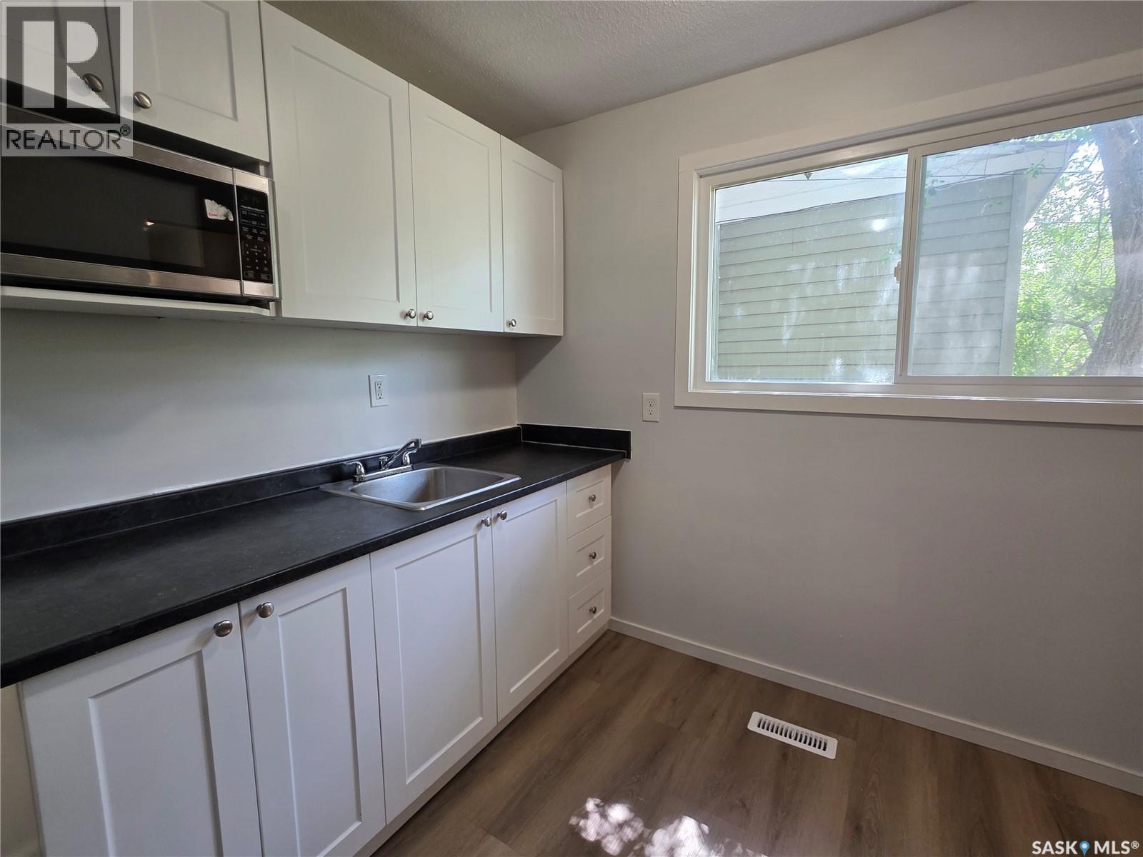 Photo 26 of 922 Retallack Street, Regina SK