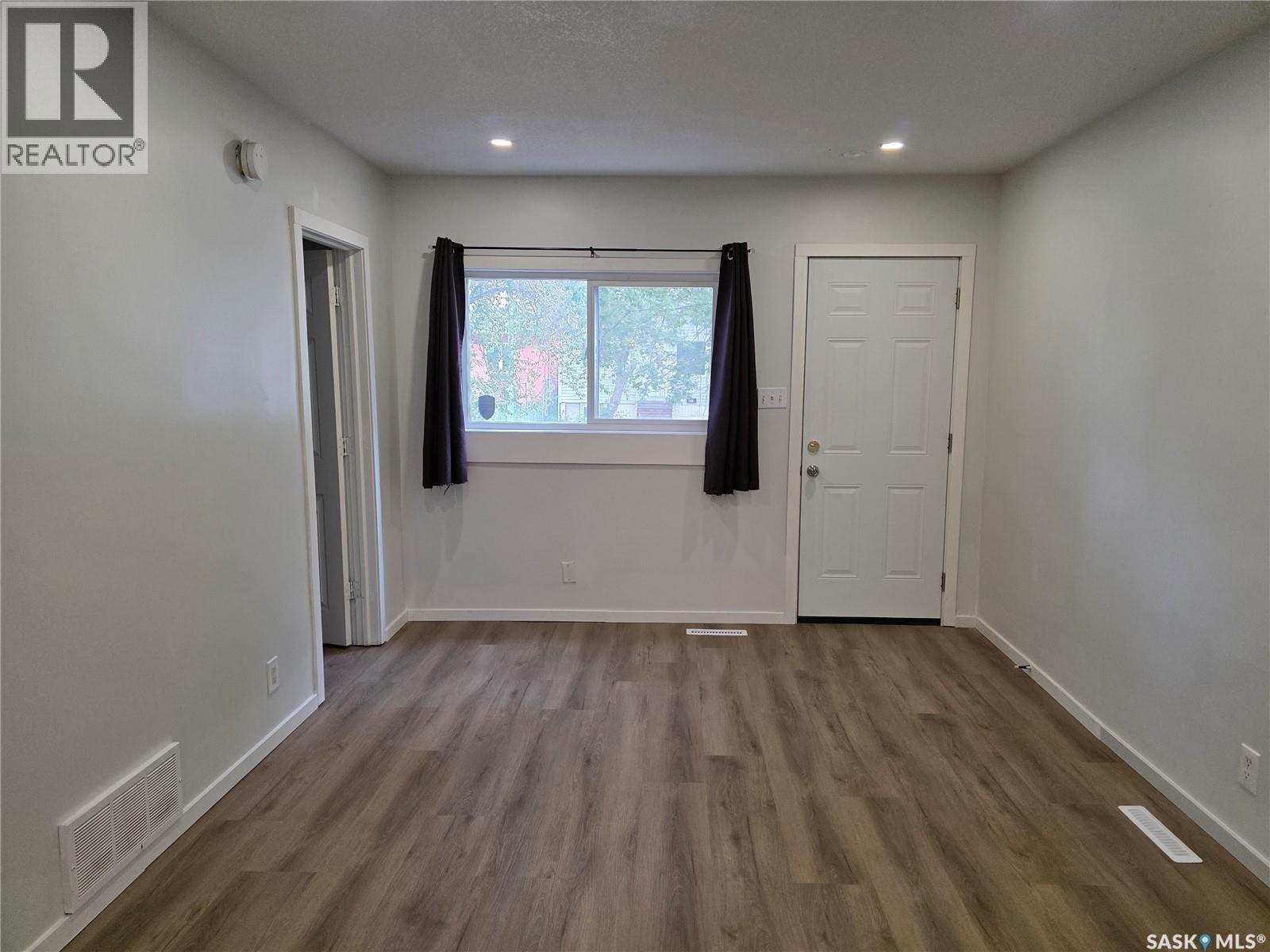Photo 38 of 922 Retallack Street, Regina SK