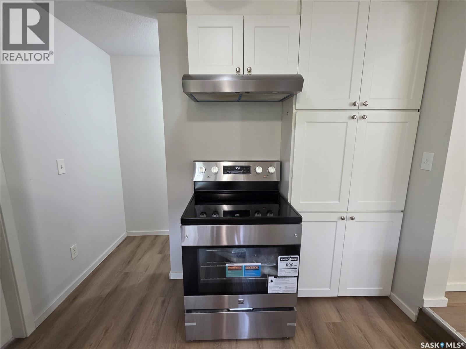 Photo 9 of 922 Retallack Street, Regina SK