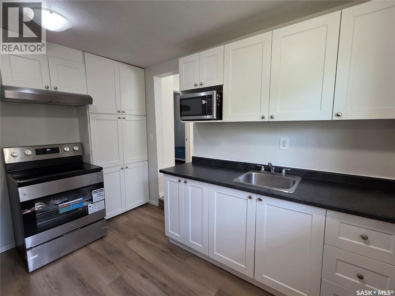 Photo 12 of 922 Retallack Street, Regina SK