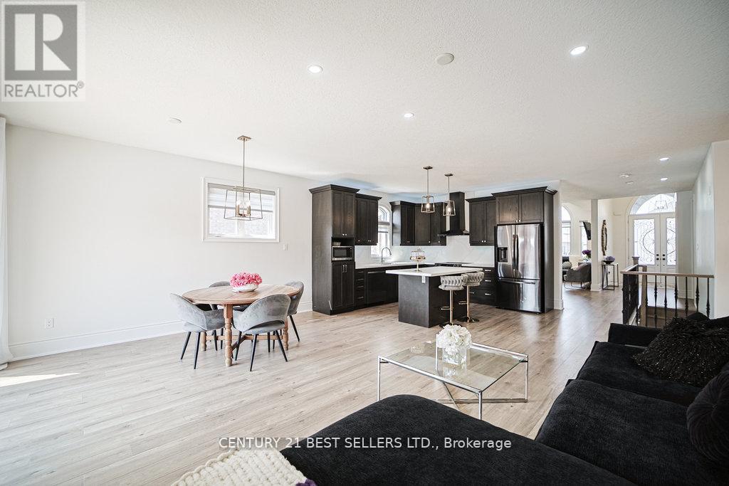 Photo 10 of 5 Wood Crescent, Essa ON