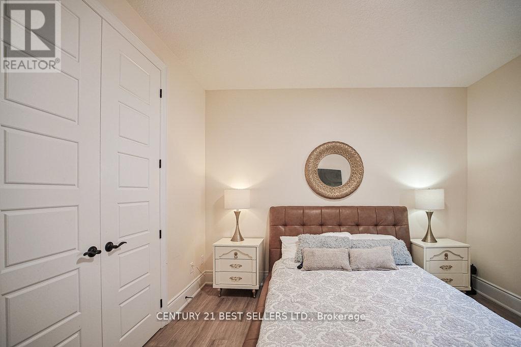 Photo 35 of 5 Wood Crescent, Essa ON