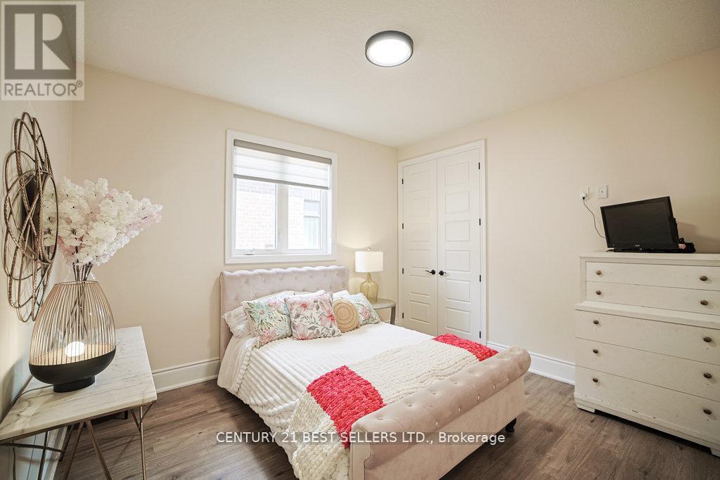 Photo 45 of 5 Wood Crescent, Essa ON