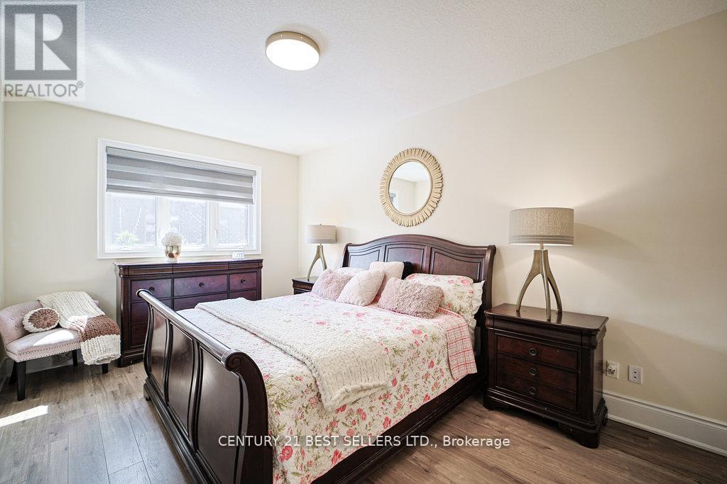 Photo 31 of 5 Wood Crescent, Essa ON