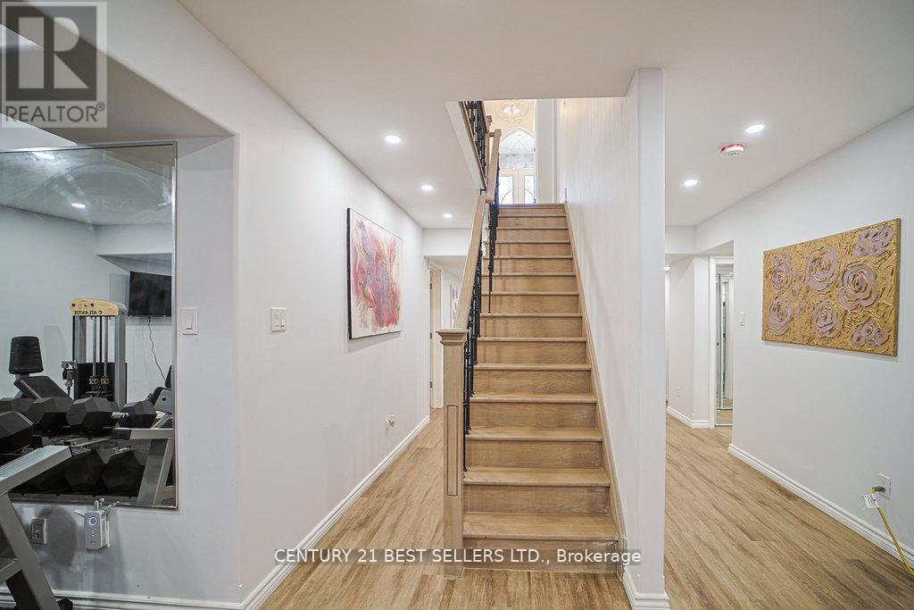 Photo 21 of 5 Wood Crescent, Essa ON
