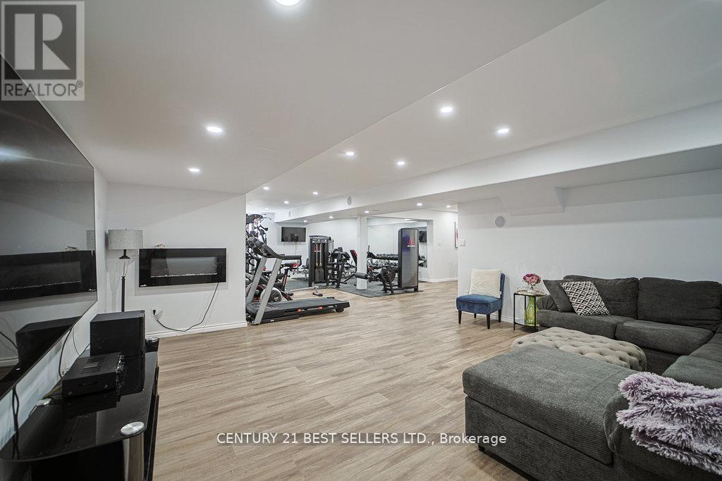 Photo 20 of 5 Wood Crescent, Essa ON