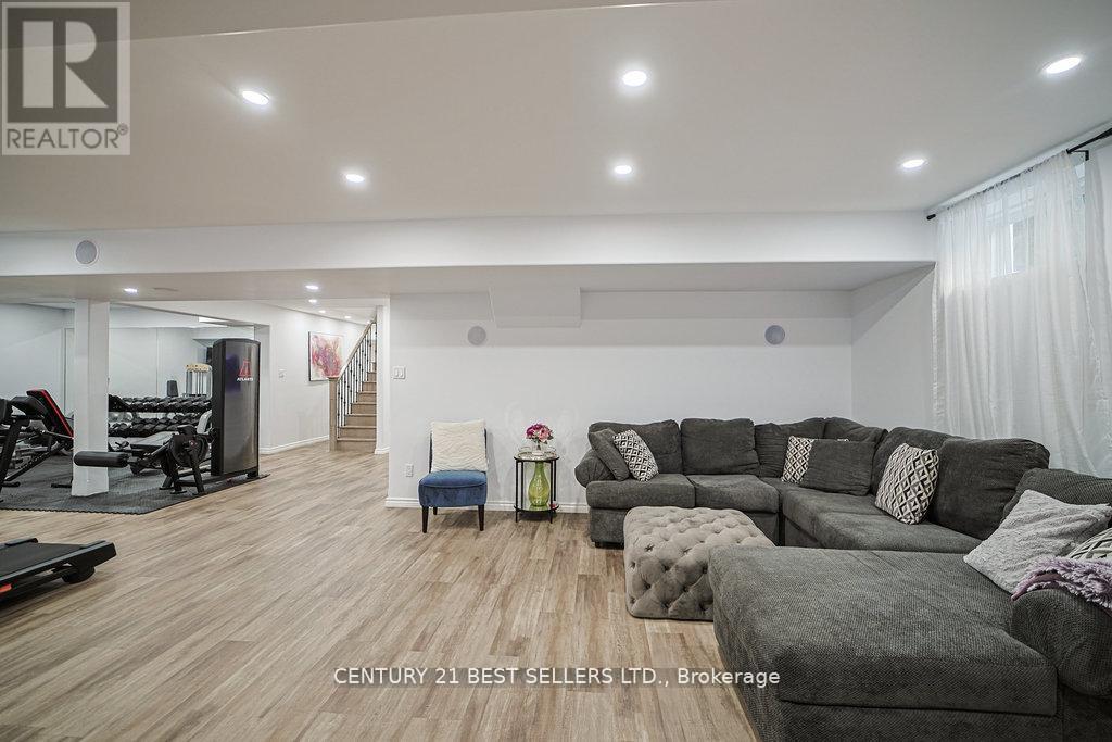 Photo 41 of 5 Wood Crescent, Essa ON
