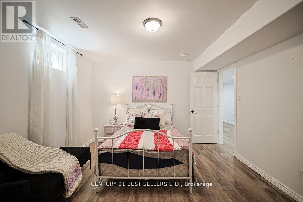 Photo 22 of 5 Wood Crescent, Essa ON