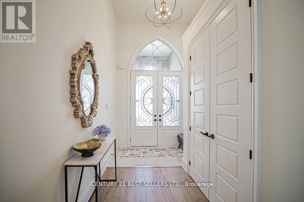 Photo 2 of 5 Wood Crescent, Essa ON