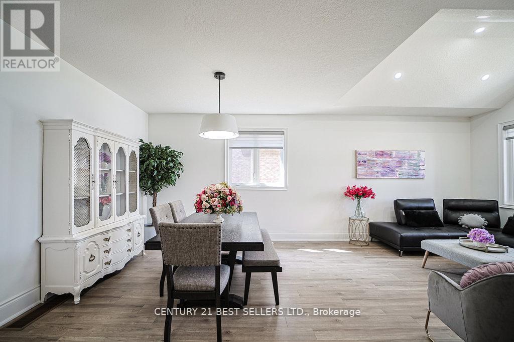 Photo 24 of 5 Wood Crescent, Essa ON