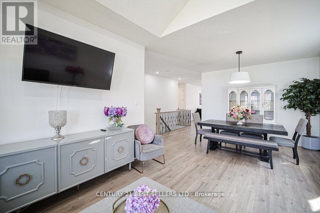 Photo 1 of 5 Wood Crescent, Essa ON