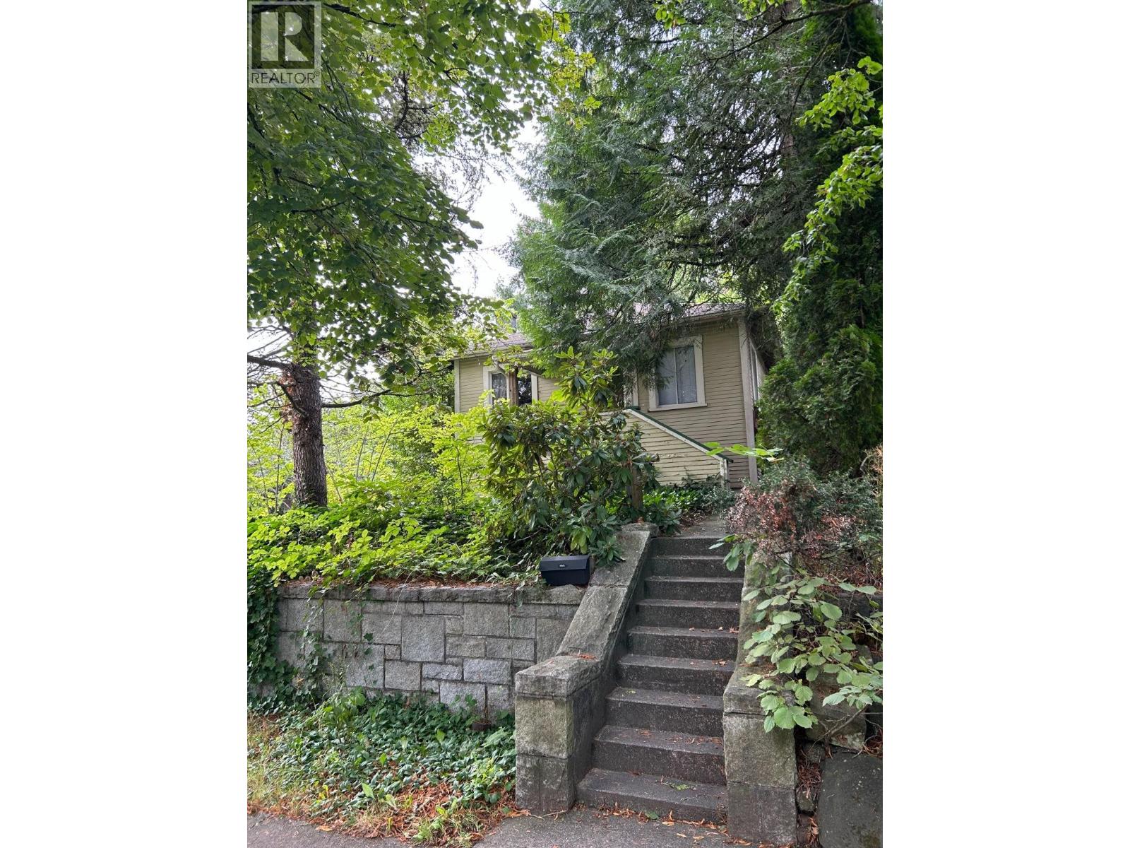 Photo 1 of 1194 E 18th Avenue, Vancouver BC