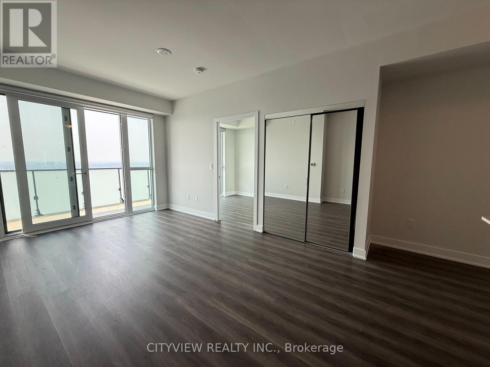 Photo 10 of 4807 430 Square One Drive, Mississauga ON