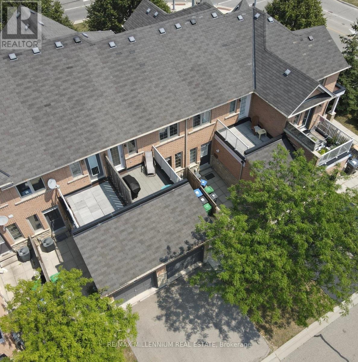Photo 2 of 5 1015 Galesway Boulevard, Mississauga ON