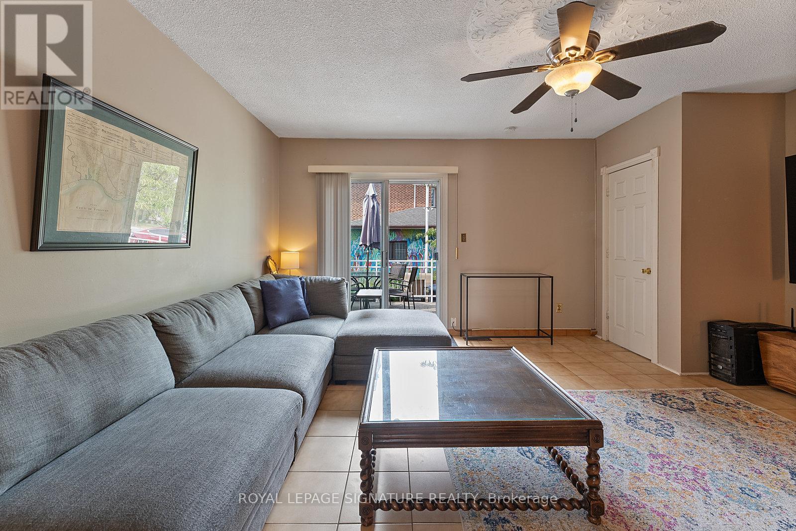 Photo 18 of 126 Harding Avenue, Toronto ON