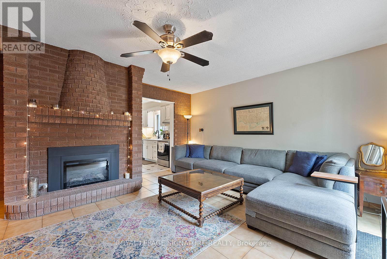 Photo 20 of 126 Harding Avenue, Toronto ON