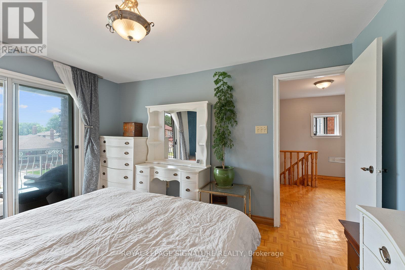 Photo 25 of 126 Harding Avenue, Toronto ON
