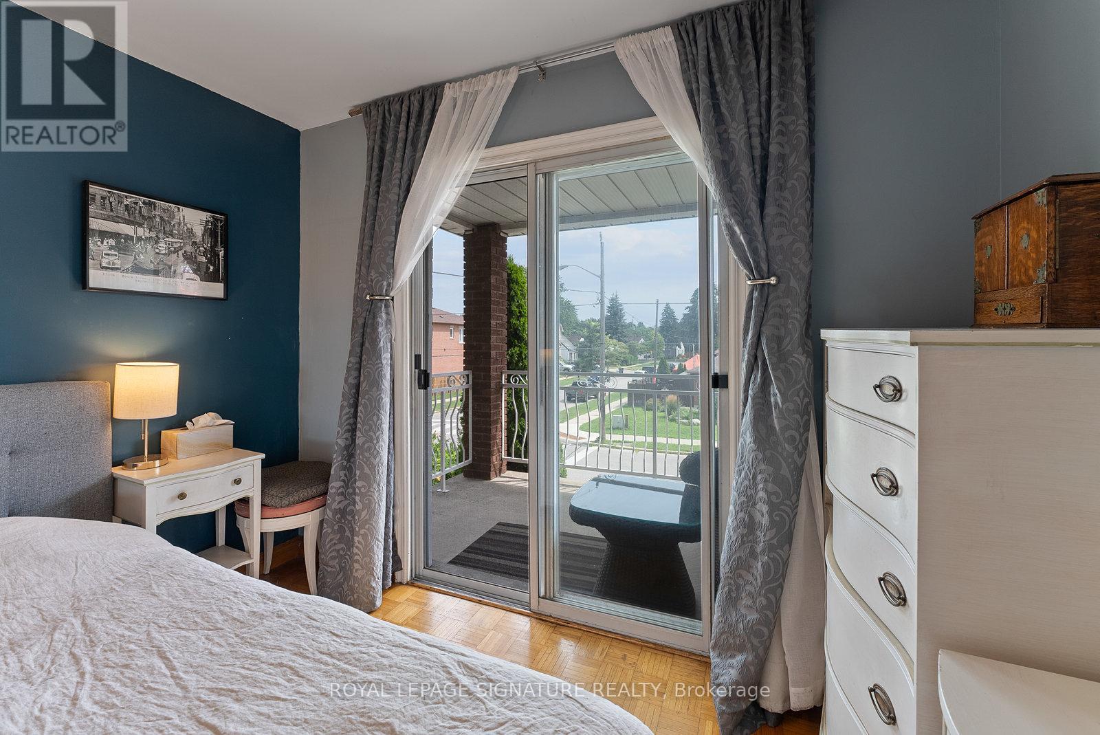 Photo 27 of 126 Harding Avenue, Toronto ON