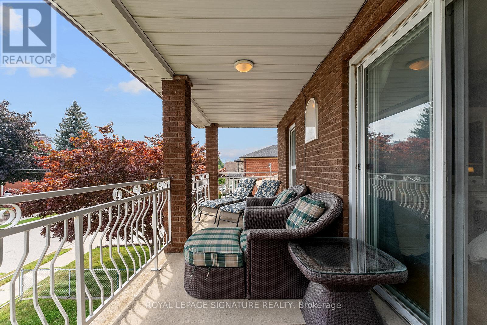 Photo 29 of 126 Harding Avenue, Toronto ON