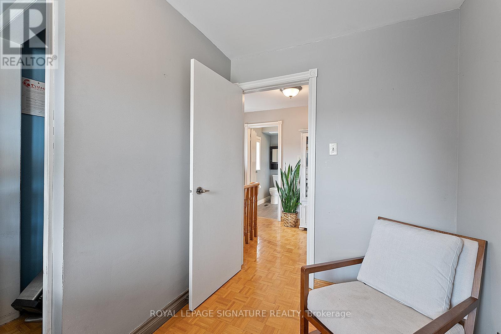 Photo 37 of 126 Harding Avenue, Toronto ON