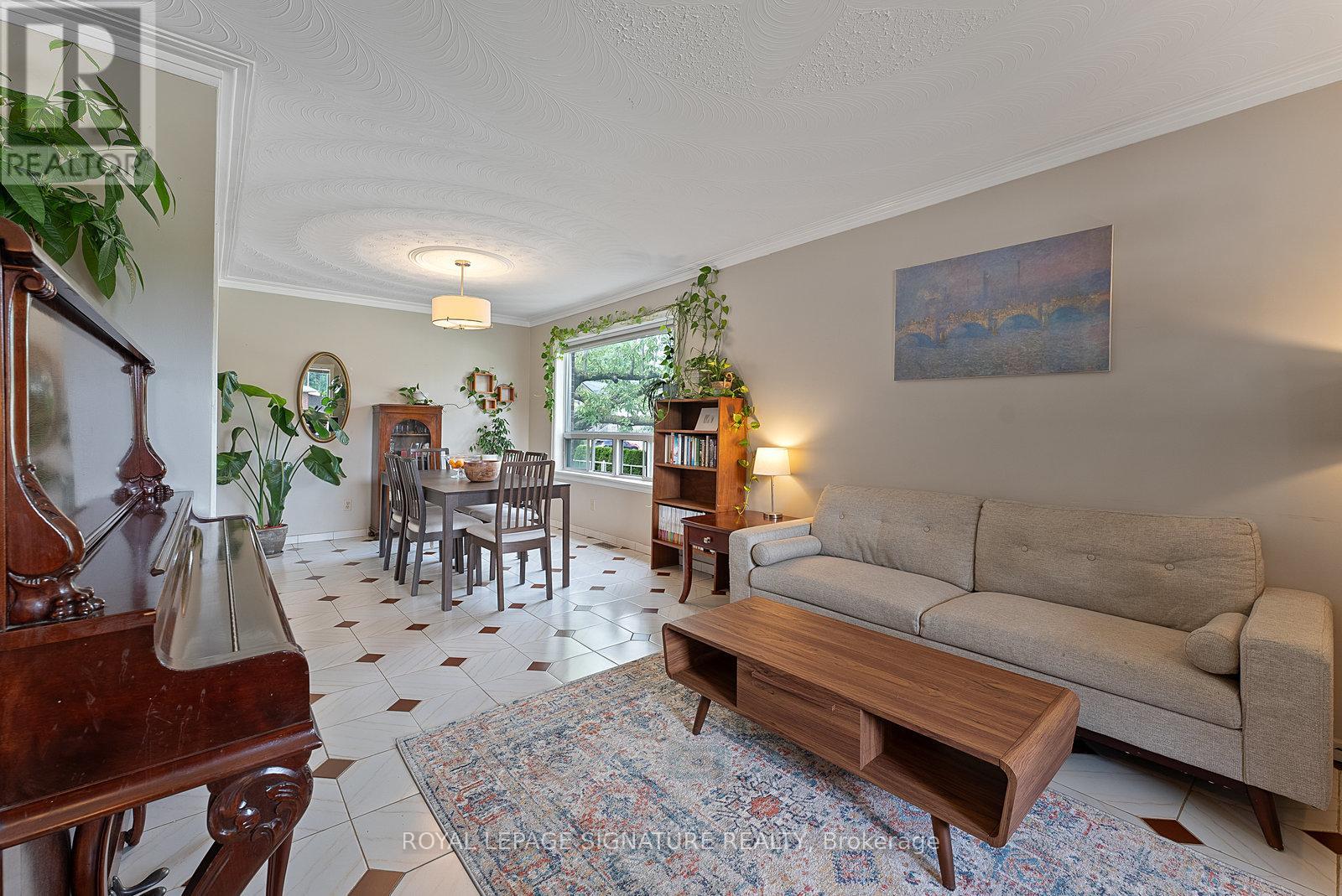 Photo 7 of 126 Harding Avenue, Toronto ON