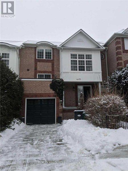 Photo 8 of 38 199 Hillcrest Avenue, Mississauga ON
