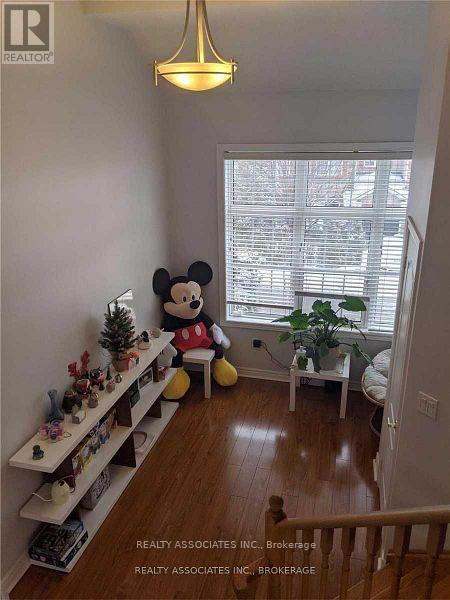 Photo 4 of 38 199 Hillcrest Avenue, Mississauga ON