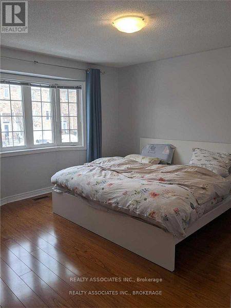 Photo 2 of 38 199 Hillcrest Avenue, Mississauga ON