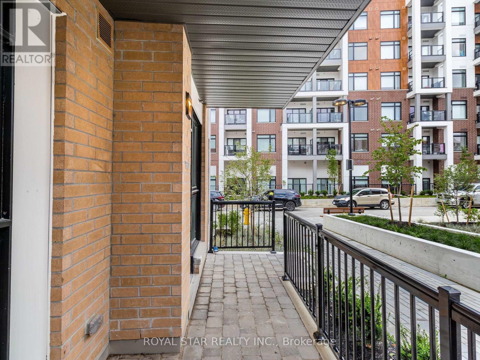 Photo 14 of Q 101 155 Canon Jackson Drive, Toronto ON