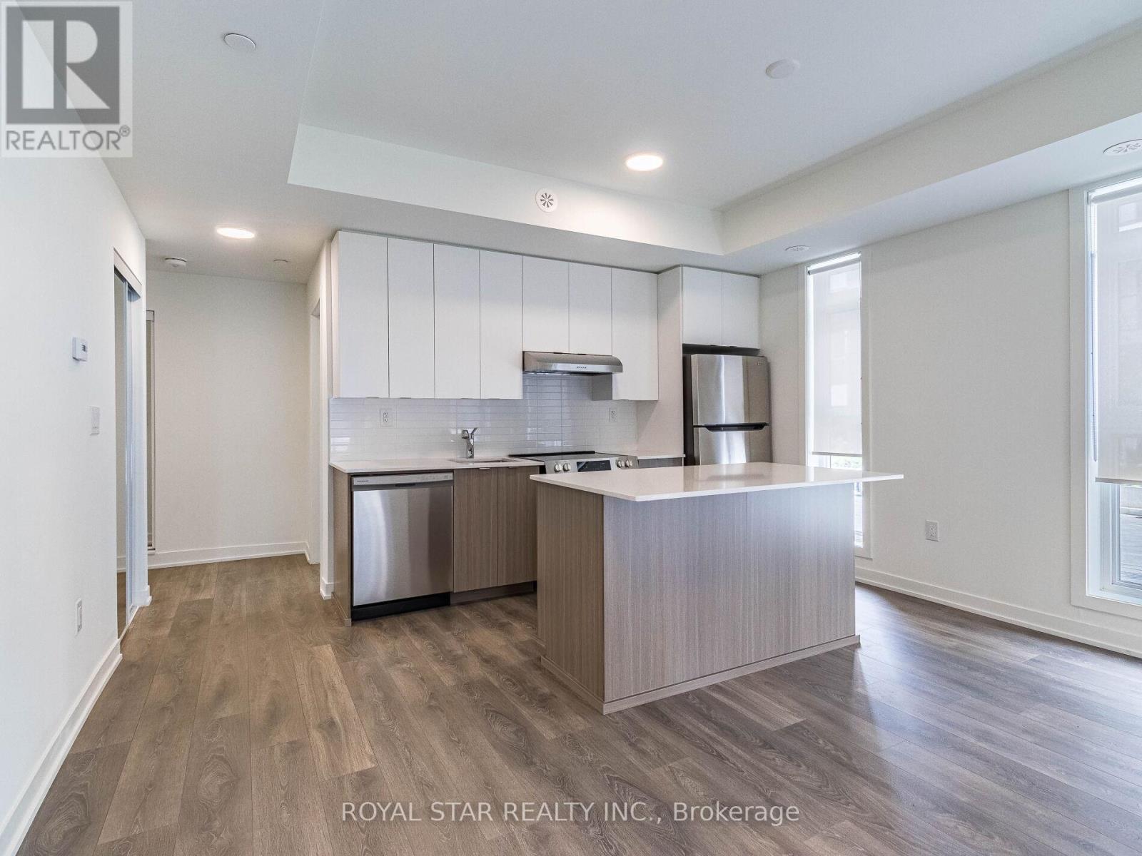 Photo 28 of Q 101 155 Canon Jackson Drive, Toronto ON