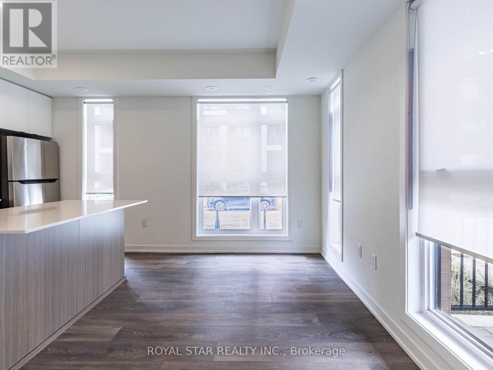 Photo 8 of Q 101 155 Canon Jackson Drive, Toronto ON