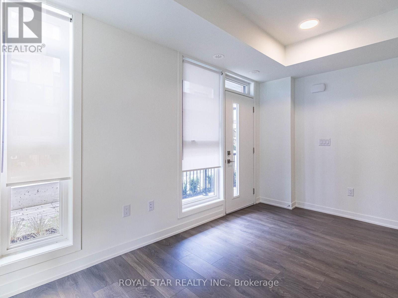 Photo 2 of Q 101 155 Canon Jackson Drive, Toronto ON