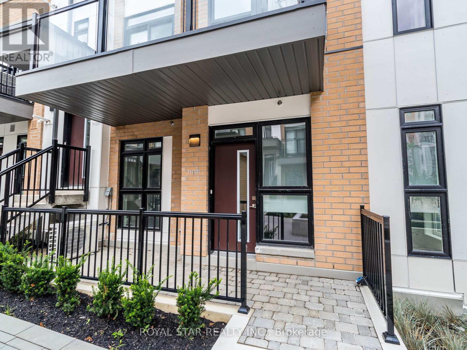 Photo 9 of Q 101 155 Canon Jackson Drive, Toronto ON
