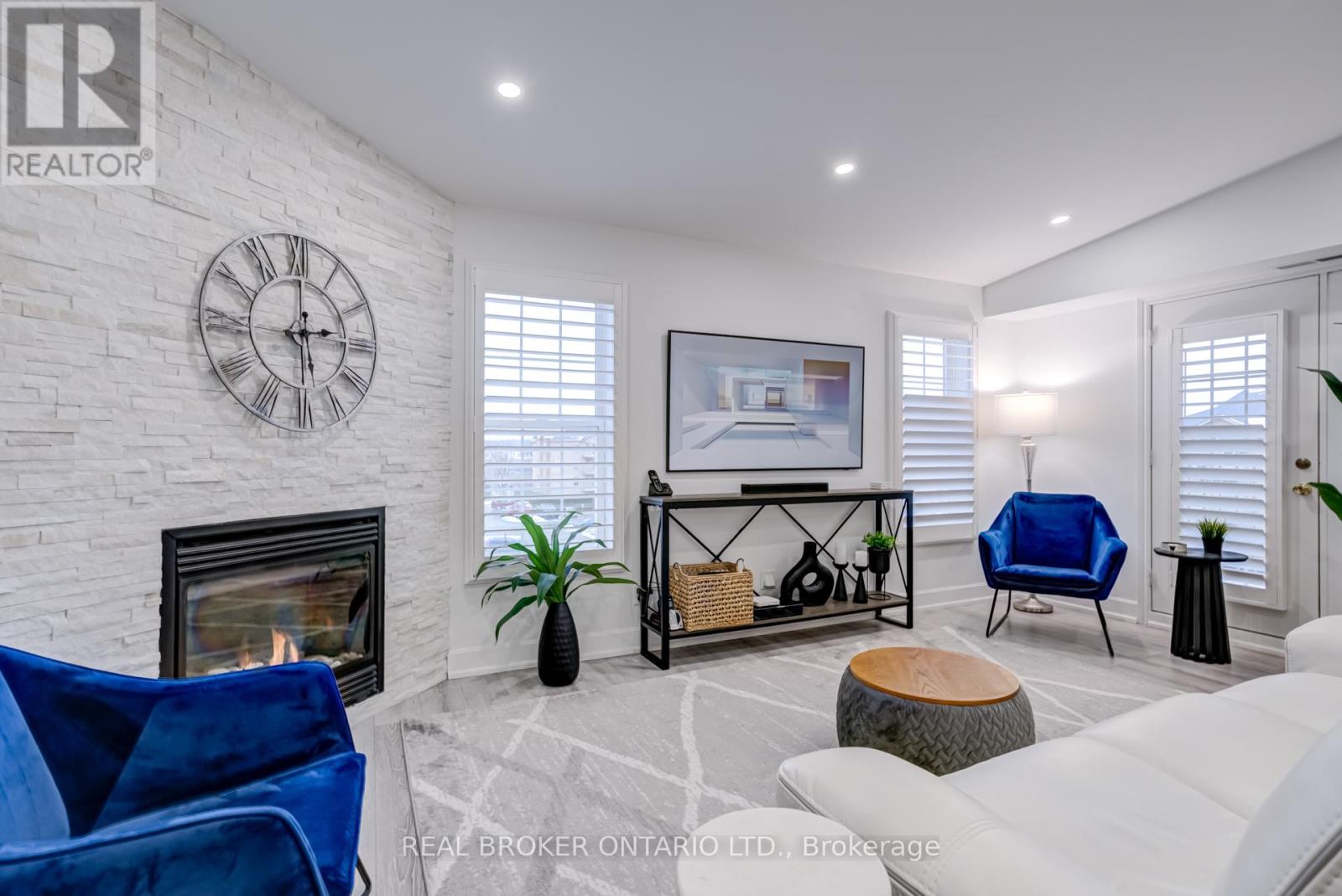 Photo 10 of 413 1460 Bishops Gate, Oakville ON