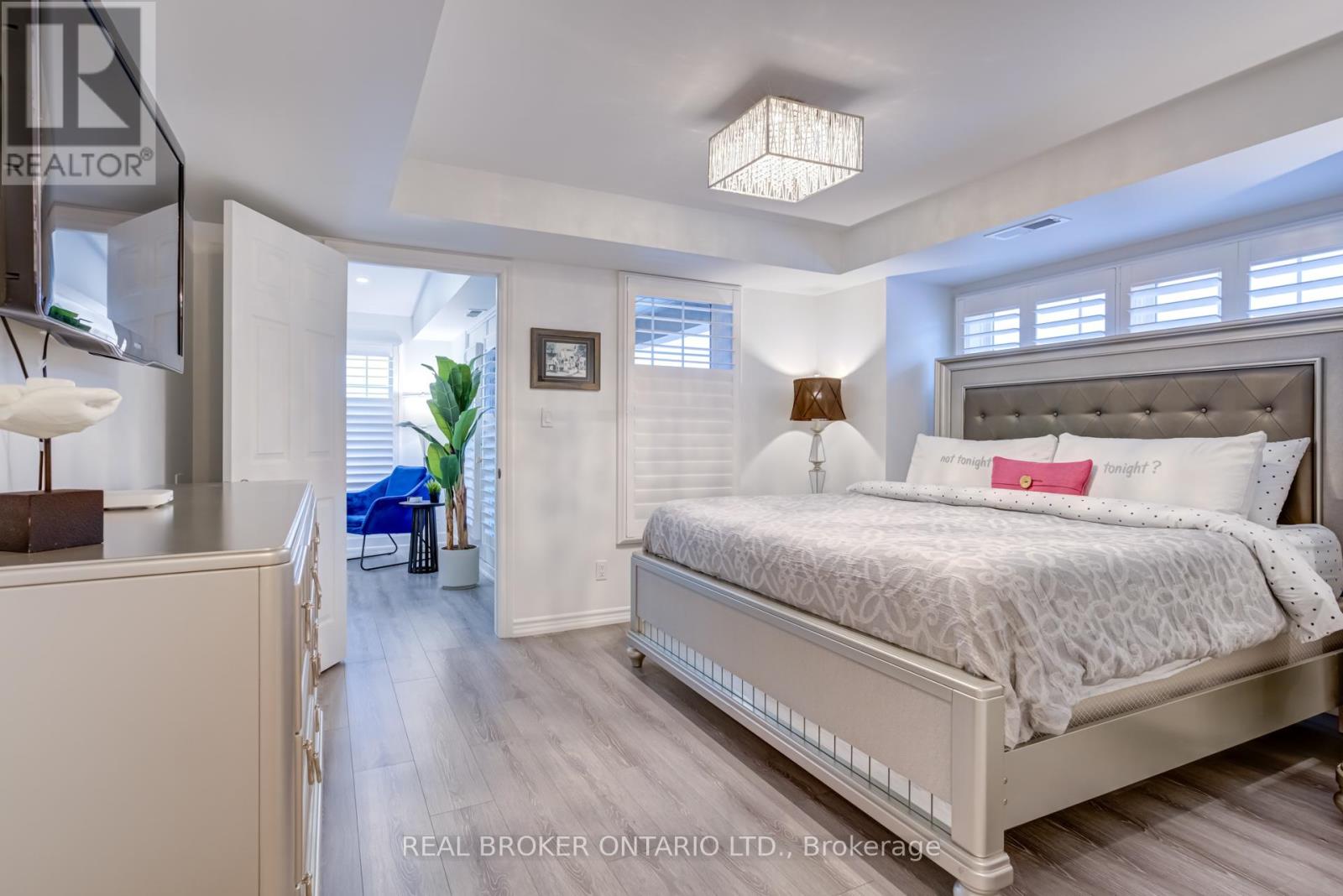 Photo 12 of 413 1460 Bishops Gate, Oakville ON